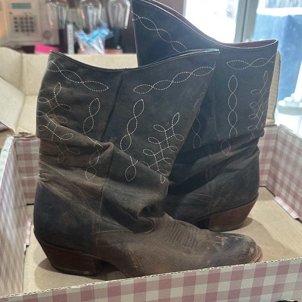 Stylish brown Women's cowboy Boots